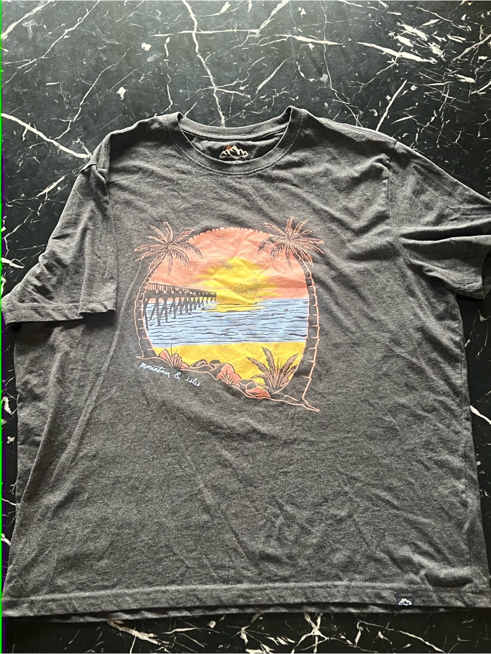 Men's Graphic Sunset Beach Tee - Black